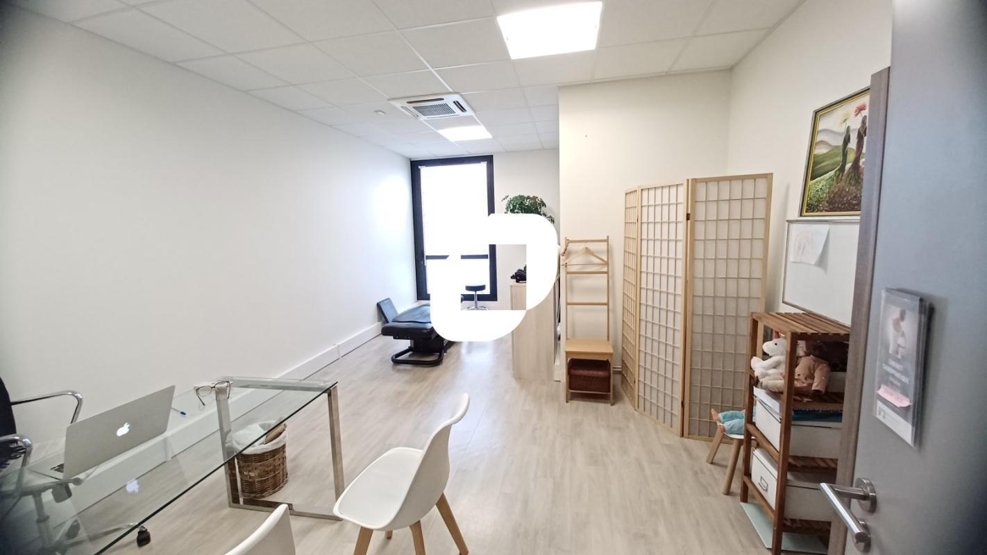 Office in Serris for sale Interior Photo- Image 1 of 9