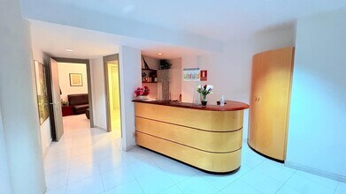 Office / Retail in Castellar del Vallès, Barcelona to rent Interior Photo- Image 2 of 14