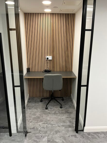 74 Coleman St, London to rent - Interior Photo - Image 3 of 13