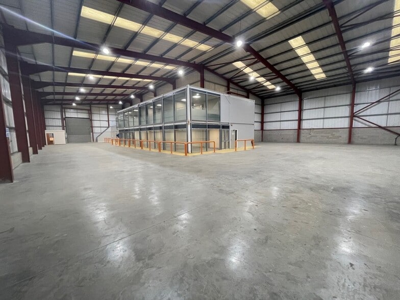 Cann Bridge St, Higher Walton to rent - Interior Photo - Image 3 of 8