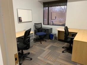 I-91 Corridor EXIT 21, Middletown, CT to rent Interior Photo- Image 2 of 8