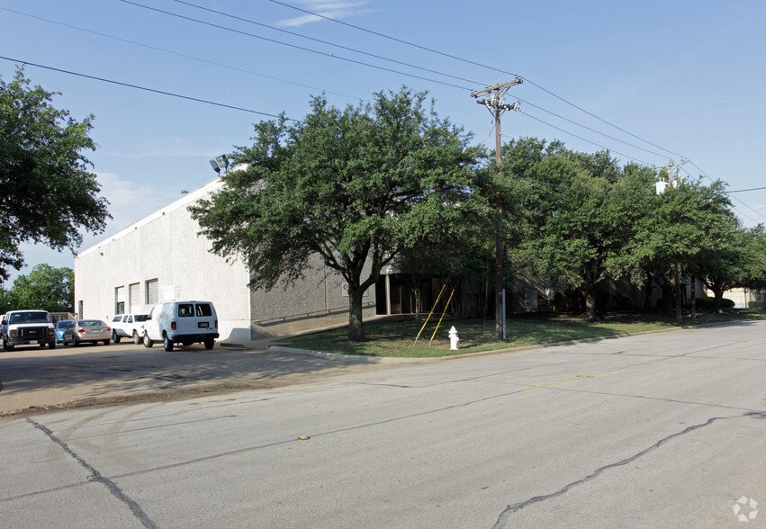 4610-4612 McEwen Rd, Farmers Branch, TX for rent - Building Photo - Image 2 of 4