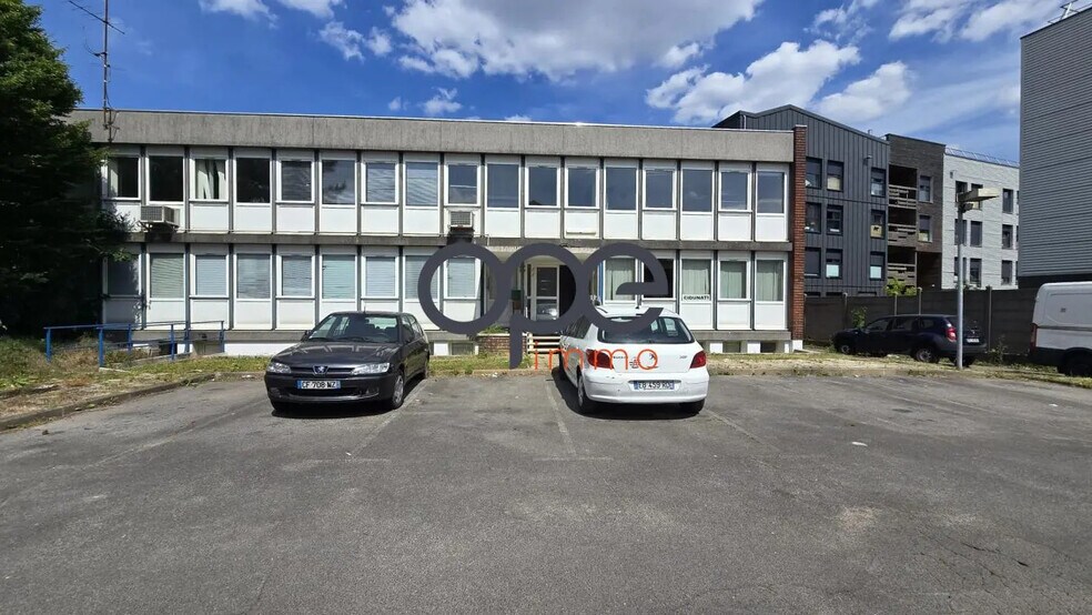 Industrial in Montreuil for sale - Building Photo - Image 1 of 4
