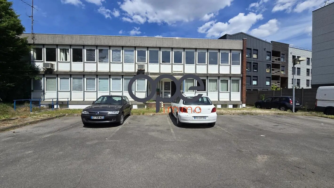 Industrial in Montreuil for sale Building Photo- Image 1 of 5