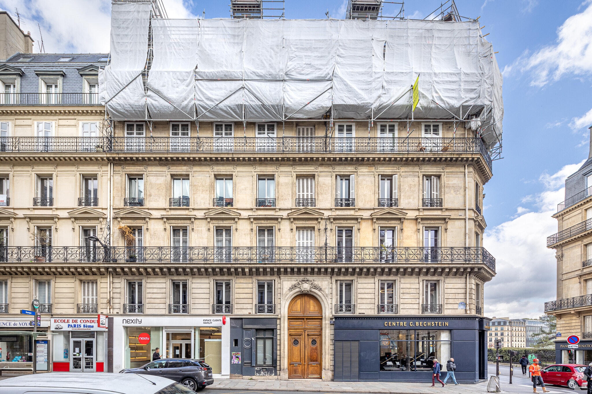 Retail in Paris to rent Primary Photo- Image 1 of 3