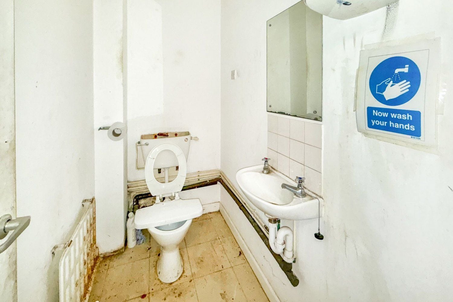 16 Sandy Close, Milton Keynes to rent Interior Photo- Image 1 of 7