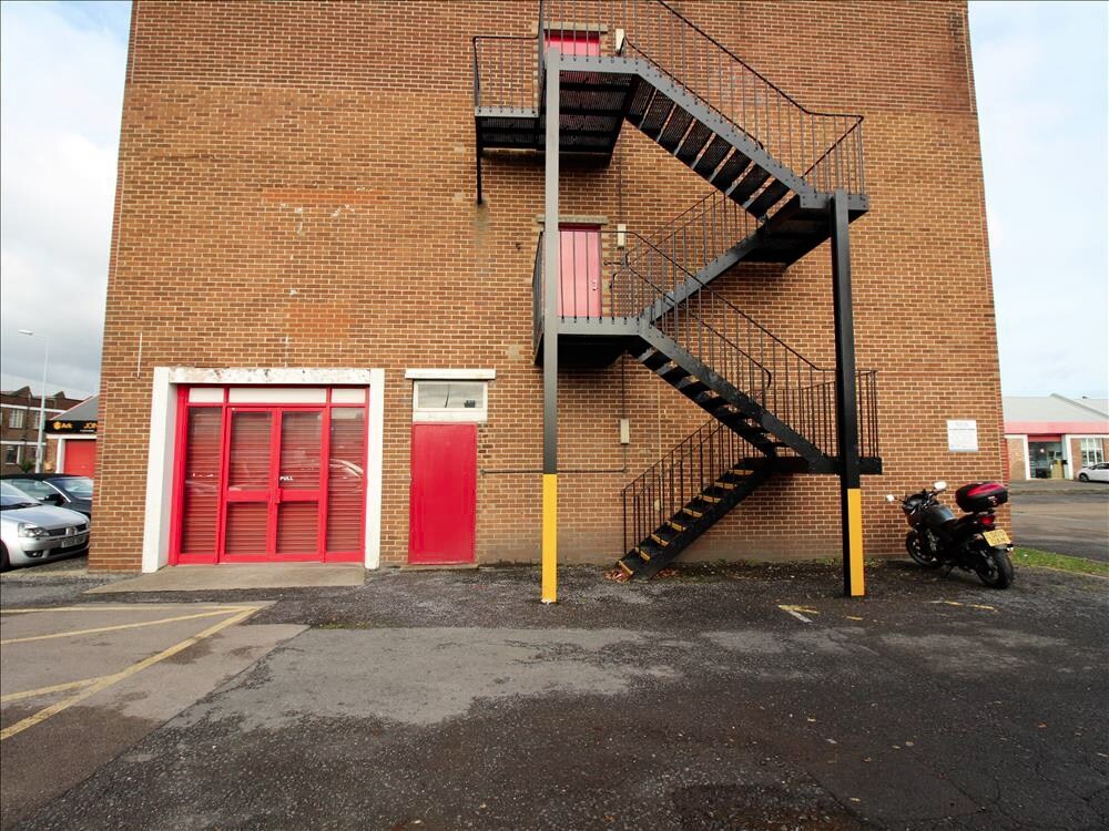 11 Courtenay Rd, Wembley for sale Primary Photo- Image 1 of 1