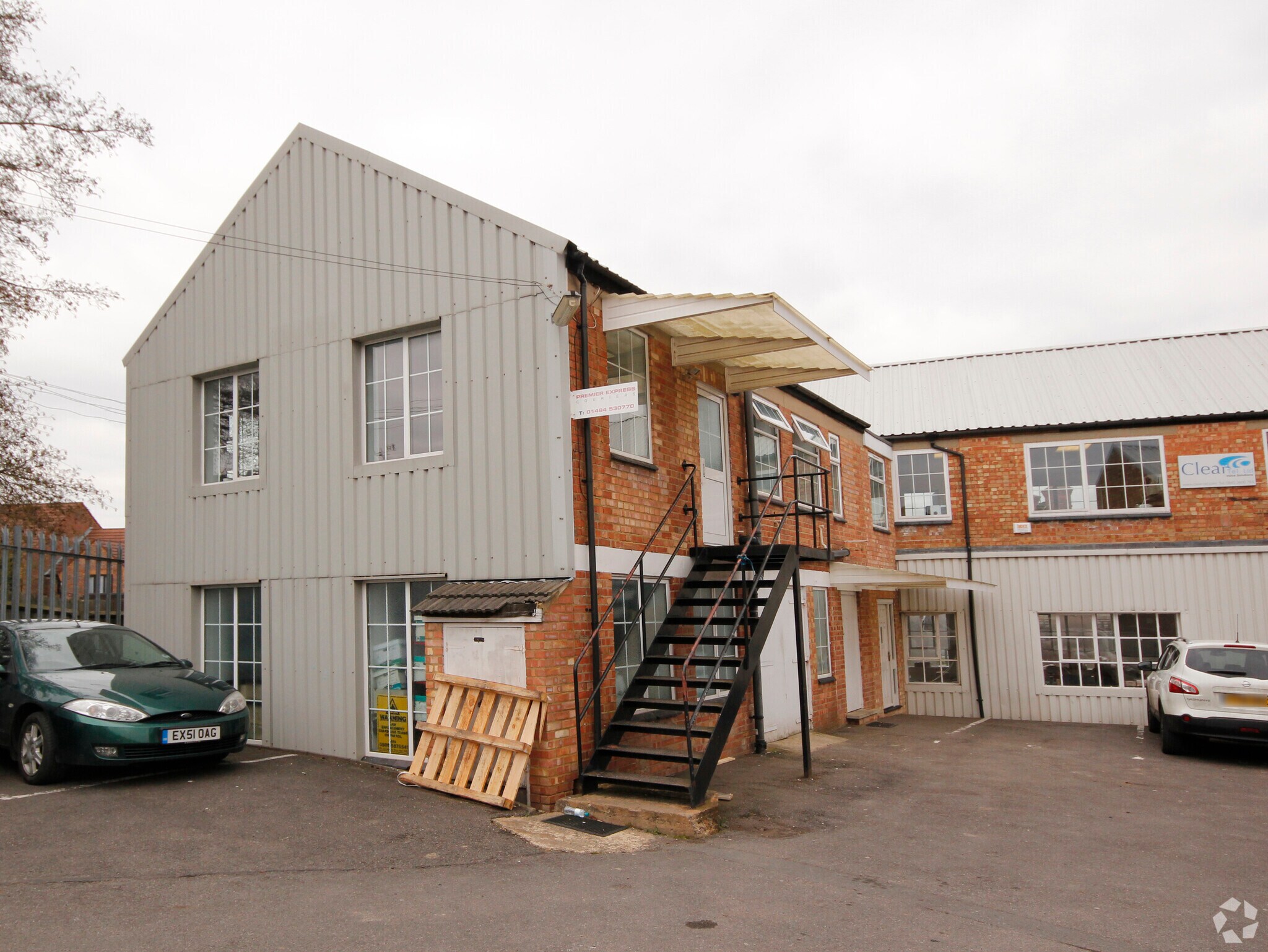 Copyground Ln, High Wycombe to rent Primary Photo- Image 1 of 24