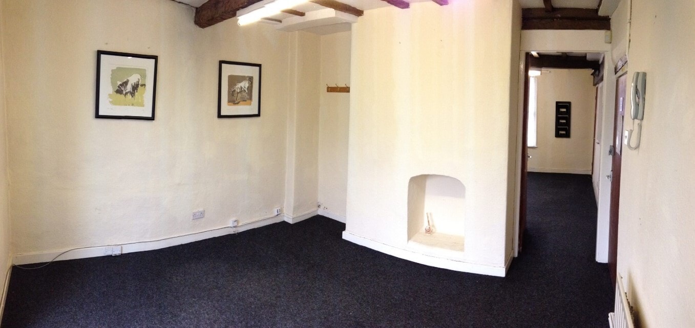 122 Chestergate, Macclesfield to rent Interior Photo- Image 1 of 6