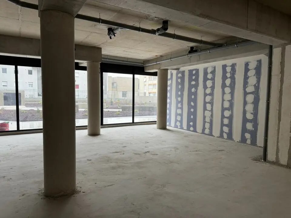 Location Commerce 174 m² - Photo 1