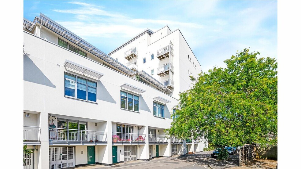 14-32 Mortlake High St, London for sale - Building Photo - Image 2 of 7