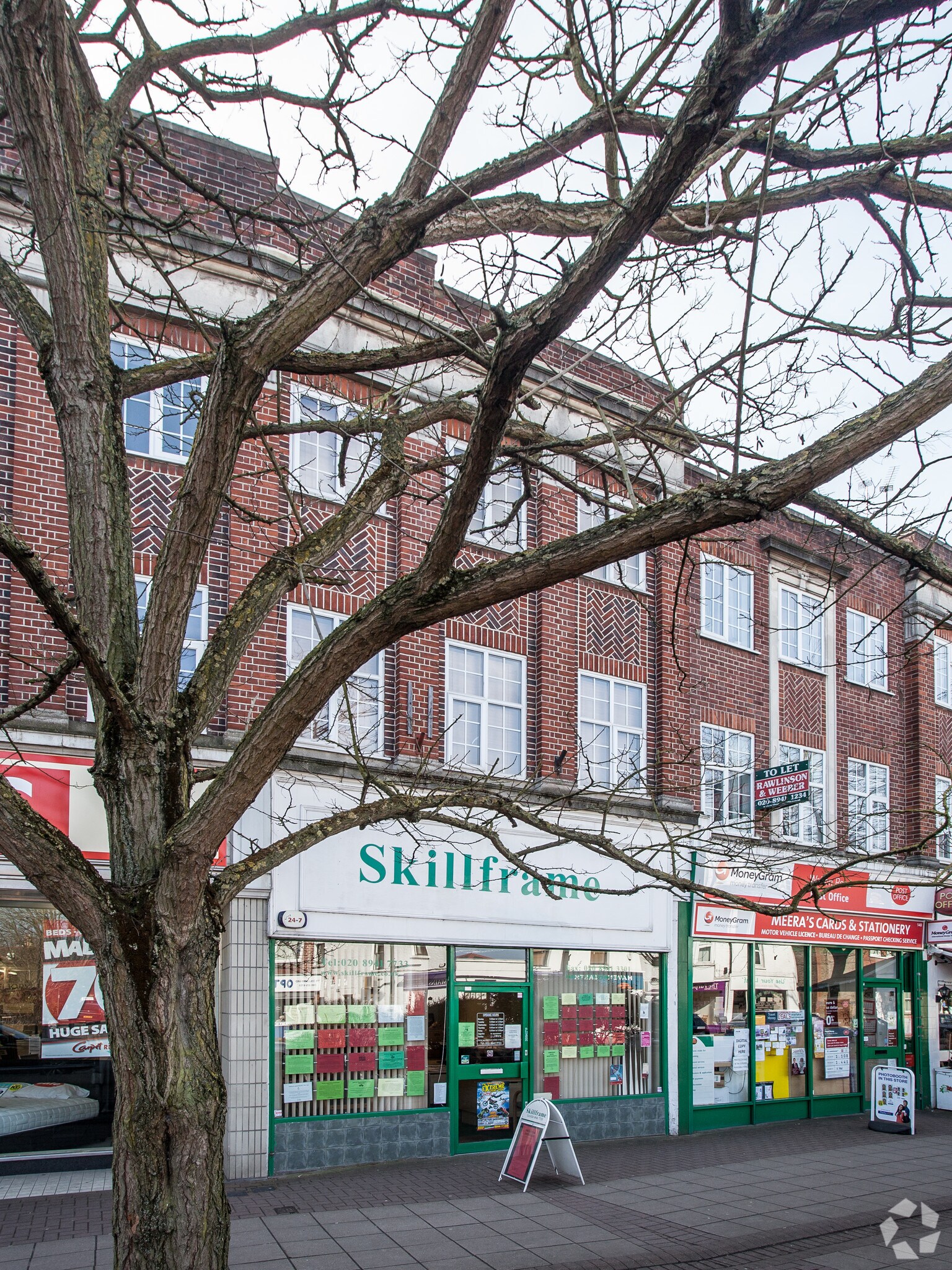 138 Walton Rd, East Molesey to rent Primary Photo- Image 1 of 4