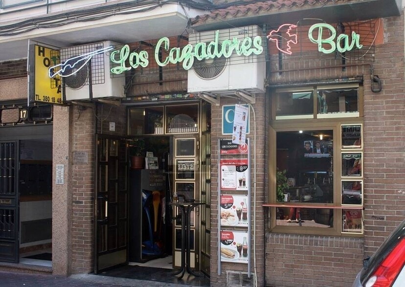 Retail in Madrid, Madrid to rent - Building Photo - Image 1 of 3