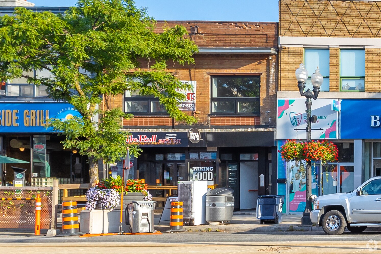 1216 St Clair Ave W, Toronto, ON for sale Primary Photo- Image 1 of 1