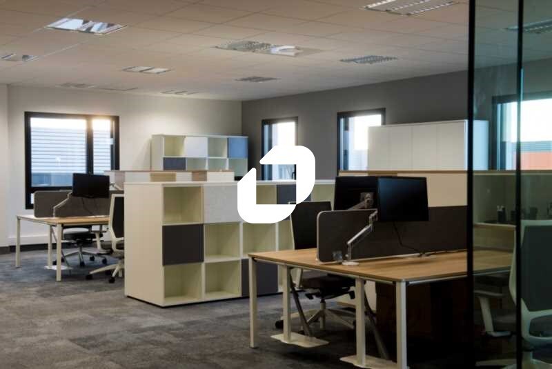 Office in Saint-Priest to rent - Interior Photo - Image 3 of 12