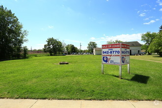 229 Center St, Chardon, OH for rent Primary Photo- Image 1 of 9