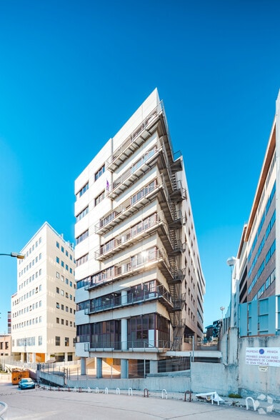 Calle de María Tubau, 3, Madrid, Madrid to rent - Building Photo - Image 3 of 23