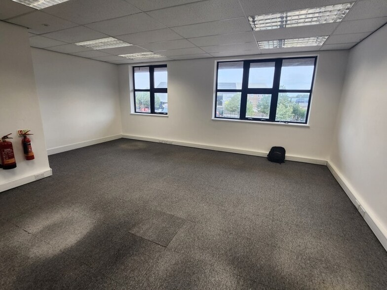 Pony Rd, Oxford to rent - Interior Photo - Image 3 of 8