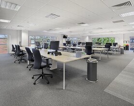 Plane Tree Cres, Feltham to rent Interior Photo- Image 2 of 2