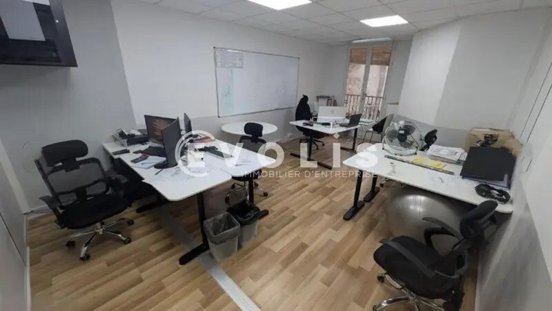 Location Bureaux 101 m² - Photo 1