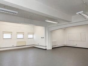 52-56 Pritchards Rd, London to rent Interior Photo- Image 1 of 2