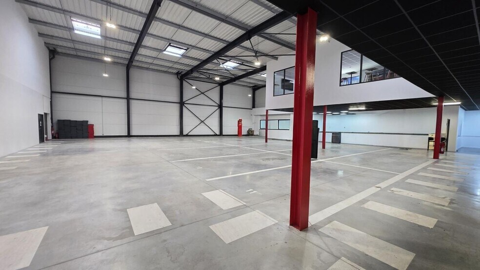 Light Industrial in Signes for sale - Building Photo - Image 2 of 10