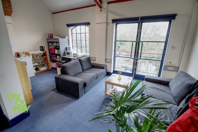 Mill Ln, Uckfield to rent - Interior Photo - Image 2 of 5
