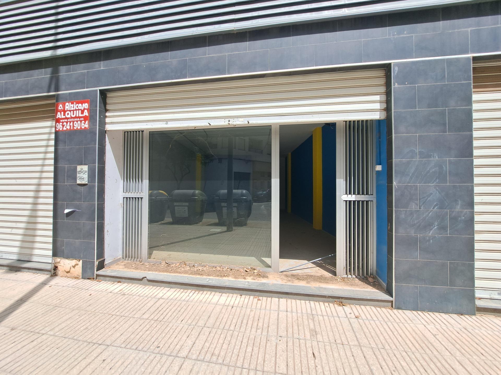 Retail in Alzira, Valencia to rent Building Photo- Image 1 of 12