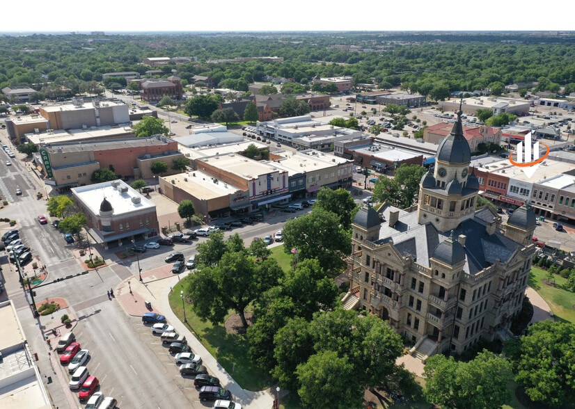 116 W Oak St, Denton, TX to rent - Building Photo - Image 1 of 6