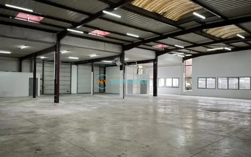 Light Industrial in Le Blanc-Mesnil to rent Interior Photo- Image 1 of 7