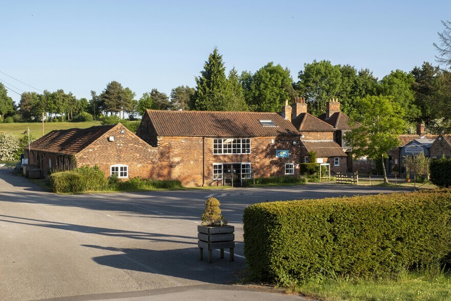 2 Oxton Rd, Calverton for sale - Building Photo - Image 3 of 15