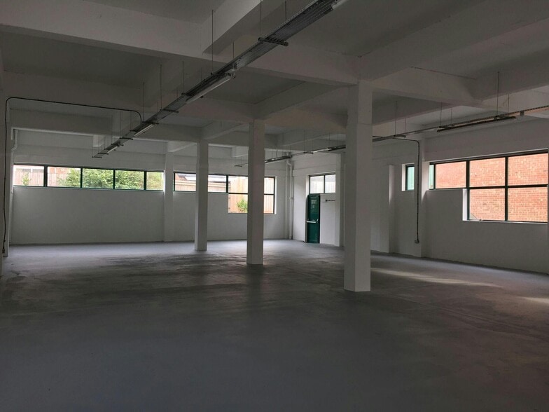 10 Blackbrook Rd, Fareham to rent - Interior Photo - Image 2 of 4