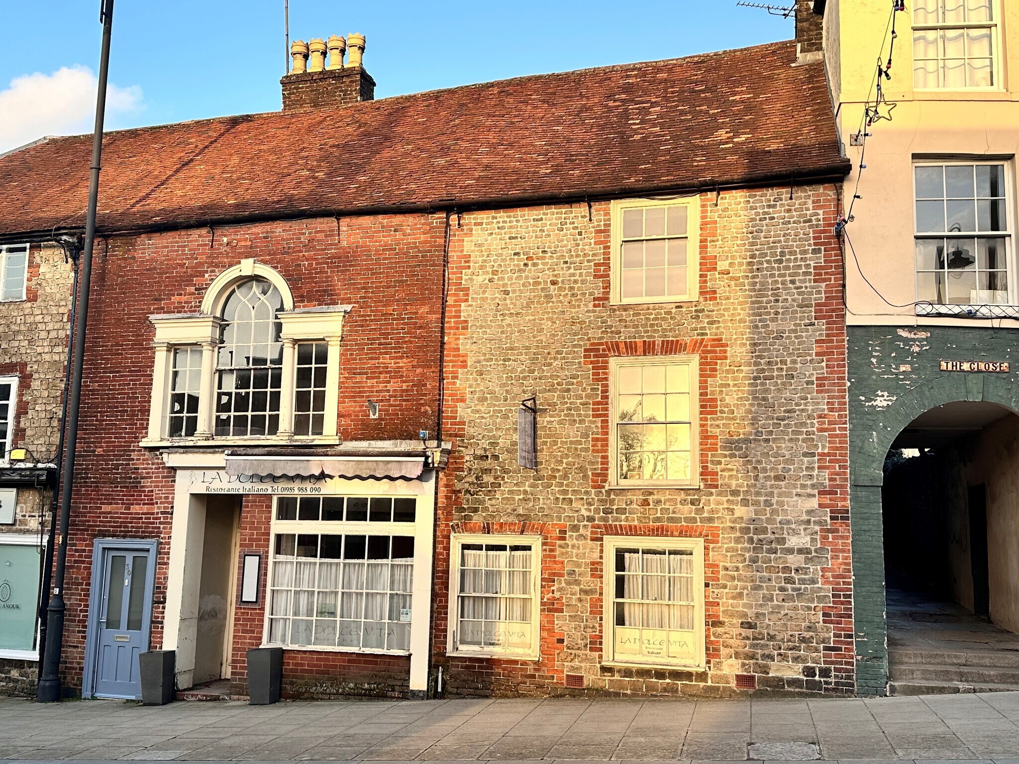 28 High St, Warminster to rent Building Photo- Image 1 of 8