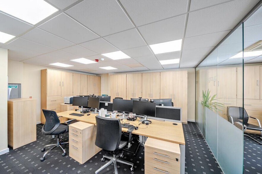 34-36 Railway Appr, Harrow for sale - Building Photo - Image 3 of 21