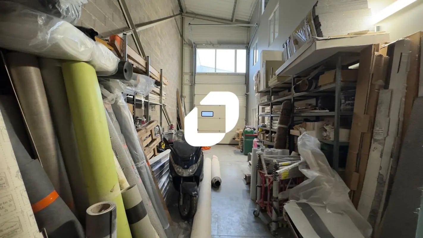 Light Industrial in Schiltigheim for sale Interior Photo- Image 1 of 11