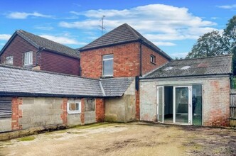 58 The Street, Farnham for rent Interior Photo- Image 2 of 7