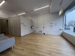 154 Conway Rd, Colwyn Bay to rent Interior Photo- Image 1 of 9