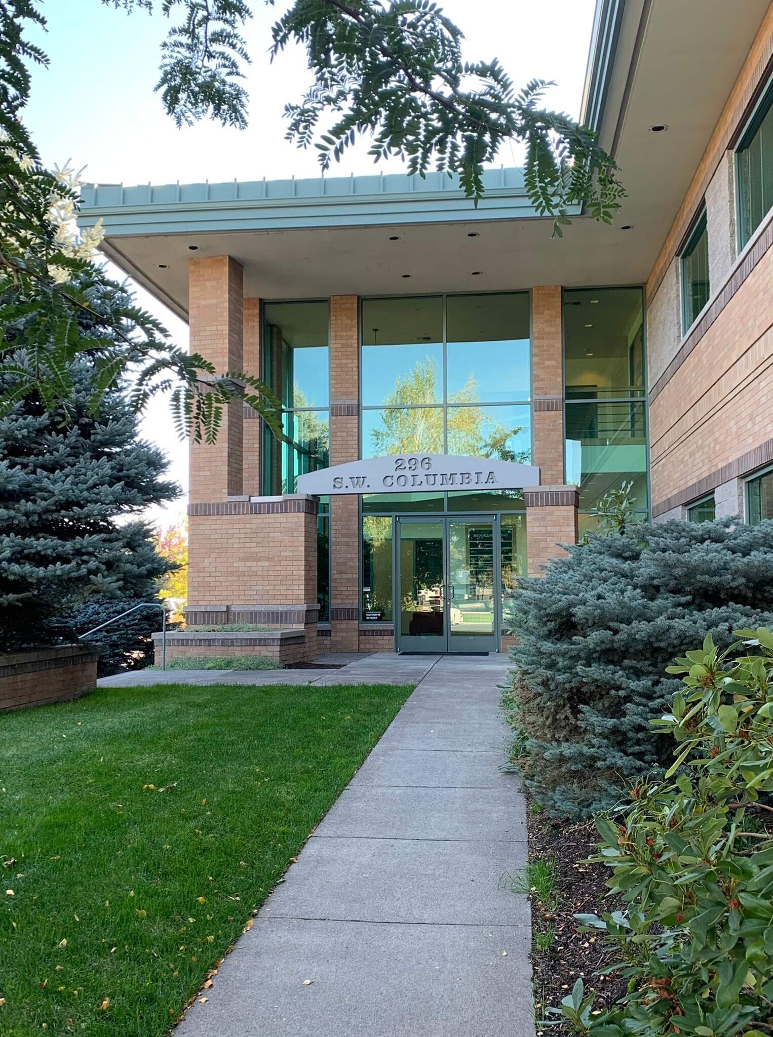 296 SW Columbia St, Bend, OR to rent Building Photo- Image 1 of 10