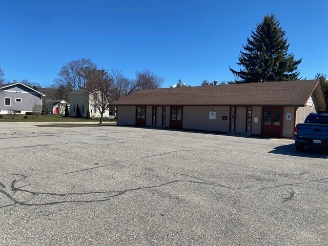 228 Seventh St, Frankfort, MI for rent - Building Photo - Image 2 of 24