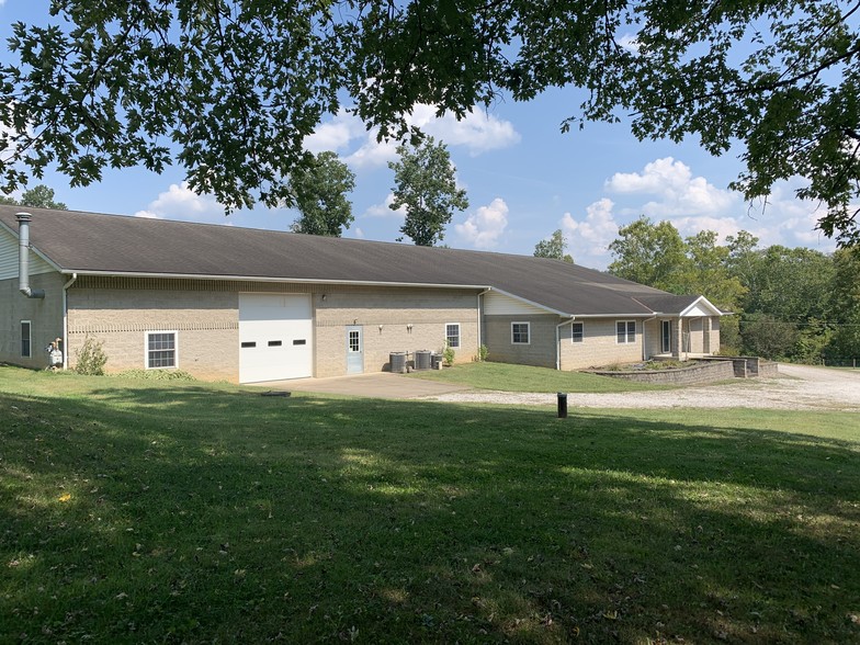 215 Grant Cliff Rd, Zanesville, OH for sale - Building Photo - Image 1 of 1