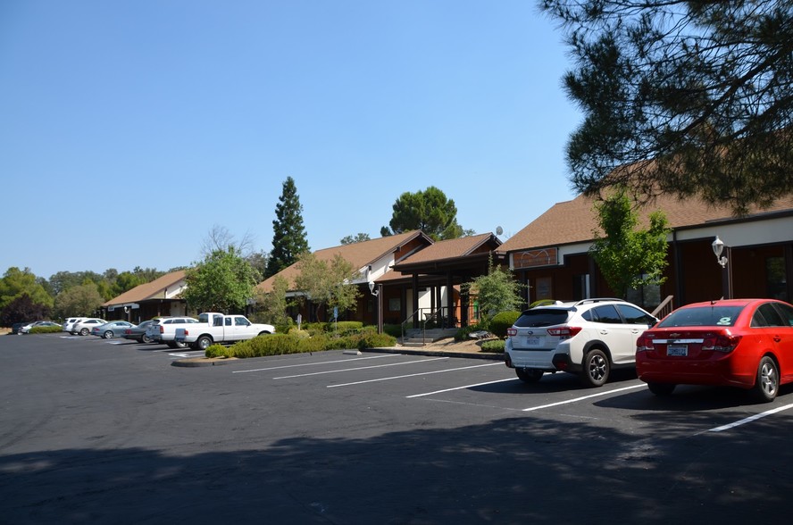 31985 Lodge Rd, Auberry, CA for sale - Primary Photo - Image 1 of 1