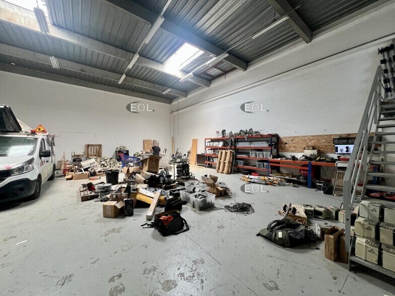 Light Industrial in Villepinte to rent - Building Photo - Image 2 of 5