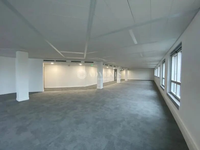 Office in Boulogne-Billancourt to rent - Interior Photo - Image 3 of 10