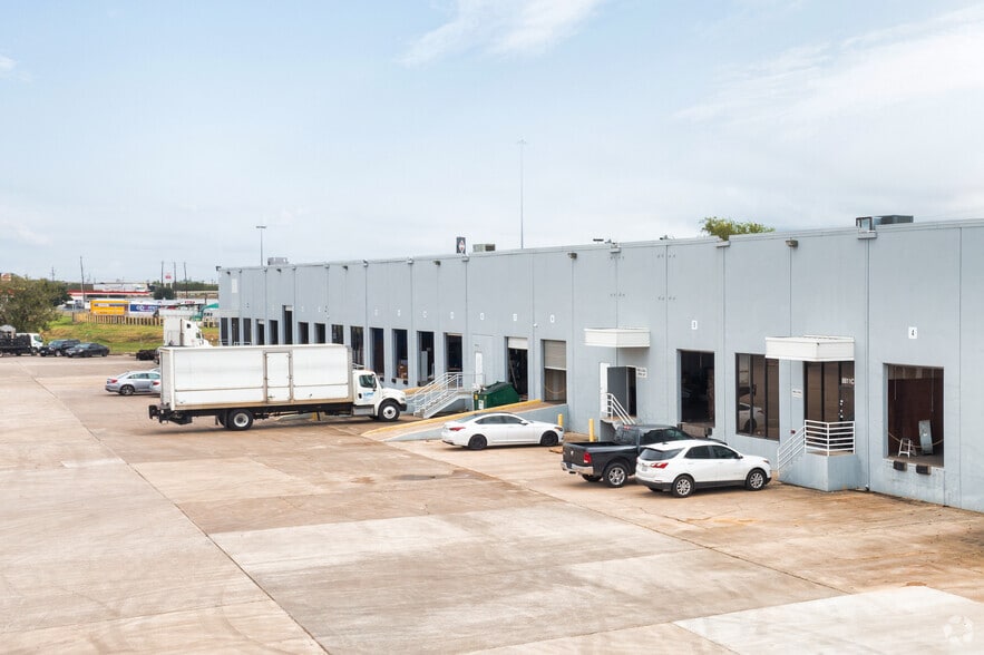 8811 Wallisville Rd, Houston, TX to rent - Building Photo - Image 3 of 5