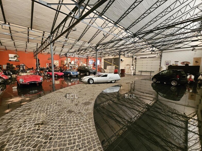 Light Industrial in Vitry-sur-Seine to rent - Interior Photo - Image 2 of 10