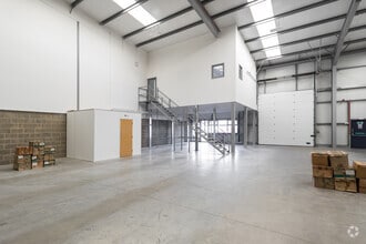 E5 Portfield Rd, Portsmouth to rent Interior Photo- Image 1 of 9