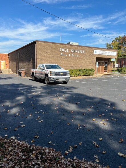 807 Huffman St, Greensboro, NC for sale - Building Photo - Image 1 of 1