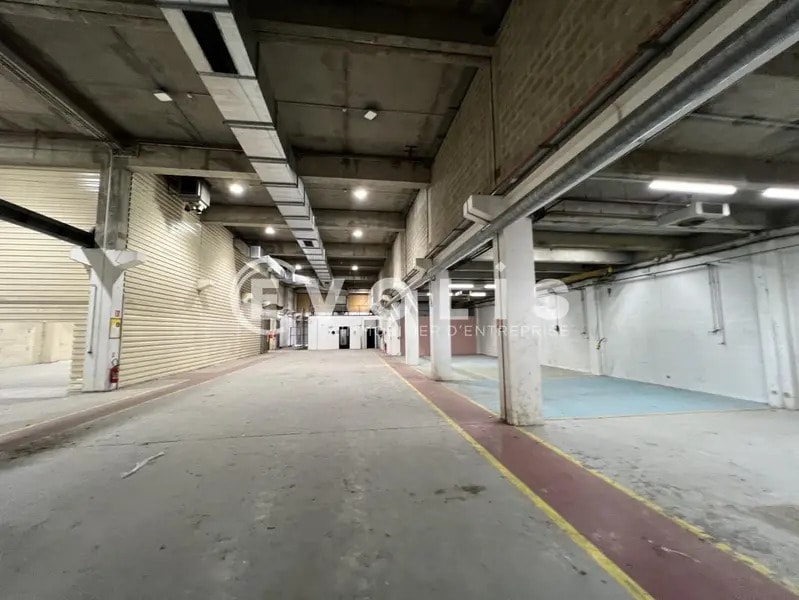 Light Industrial in Bagnolet to rent Building Photo- Image 1 of 7