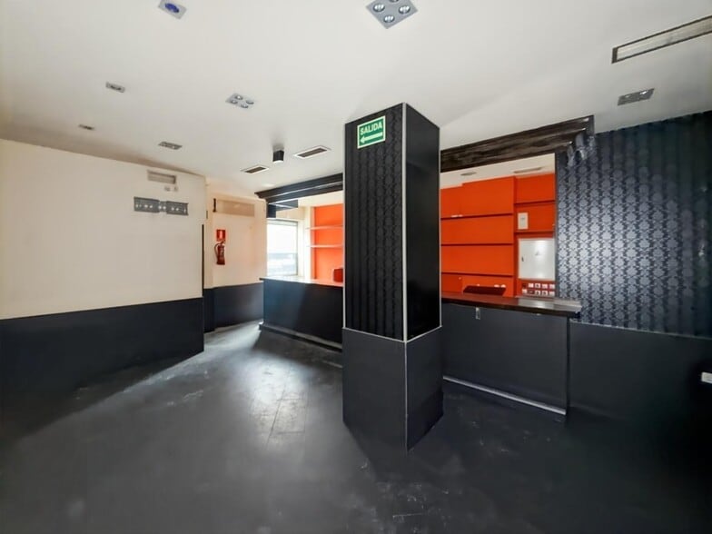 Retail in Madrid, Madrid to rent - Interior Photo - Image 3 of 3