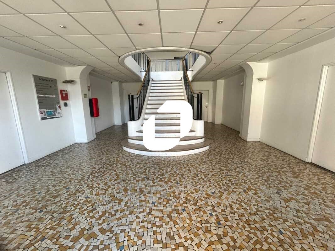Office in Conflans-Sainte-Honorine to rent Building Photo- Image 1 of 8